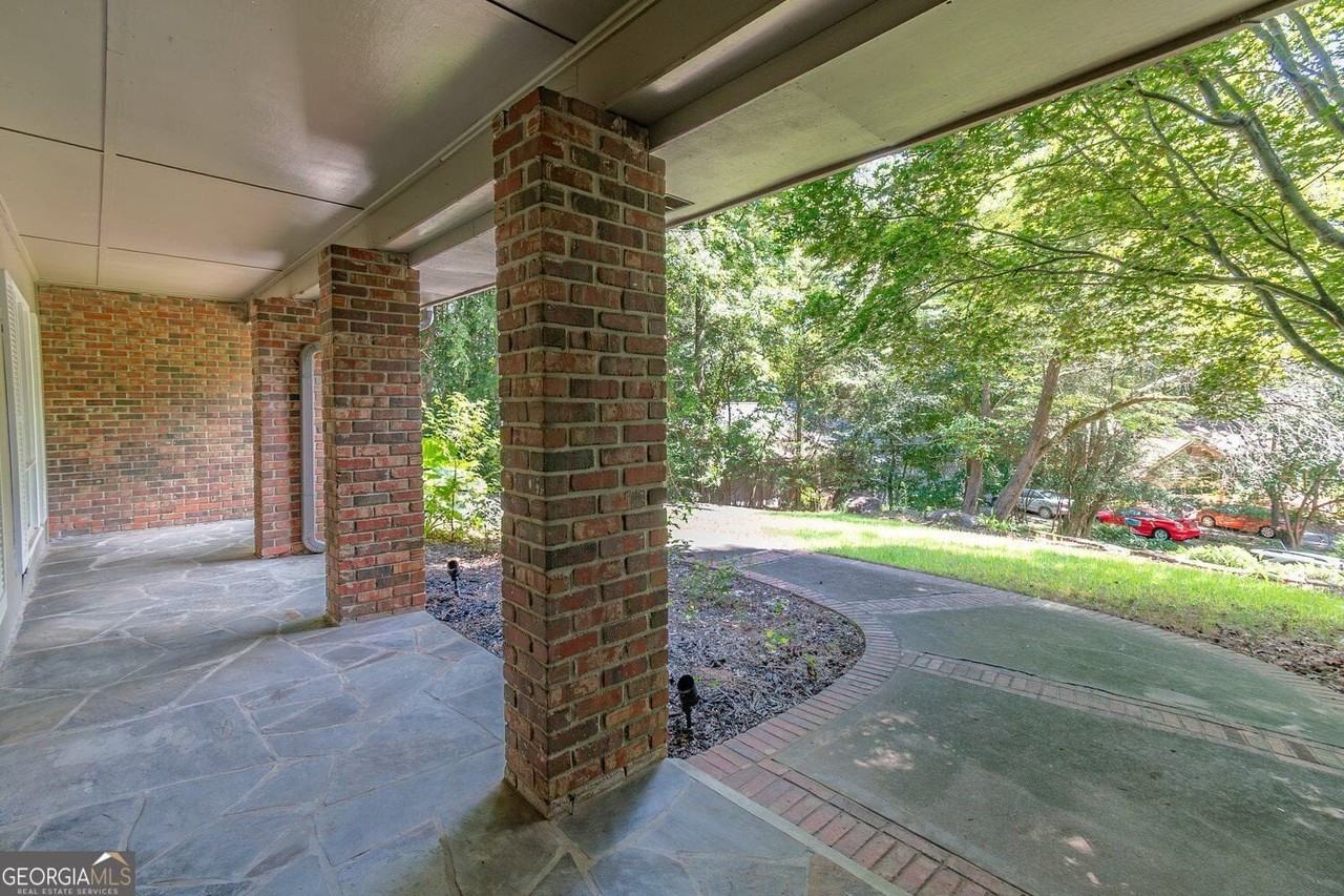 300 Cedar Knoll Ct - Photo 6 of 14