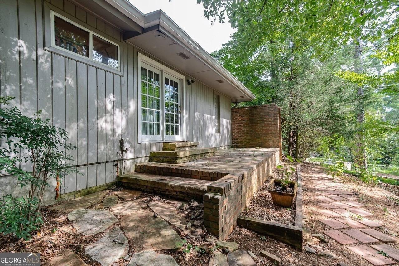 300 Cedar Knoll Ct - Photo 7 of 14