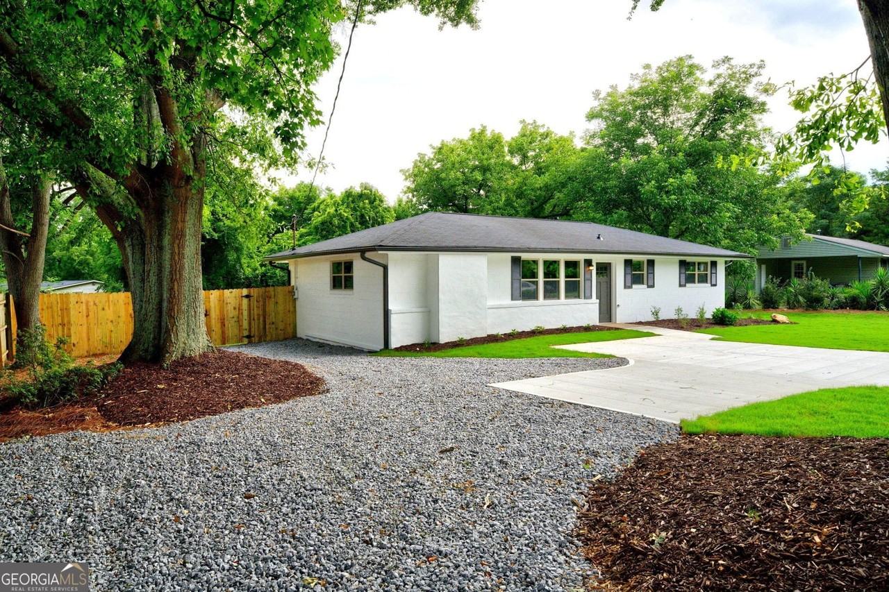 230 Morningview Dr - Photo 3 of 28