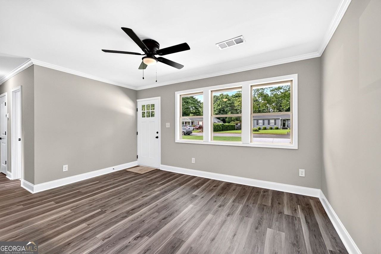 230 Morningview Dr - Photo 5 of 28