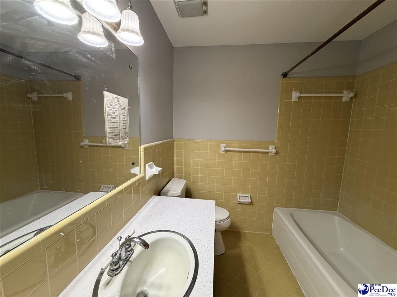 1859 Devonshire Dr - Photo 4 of 19