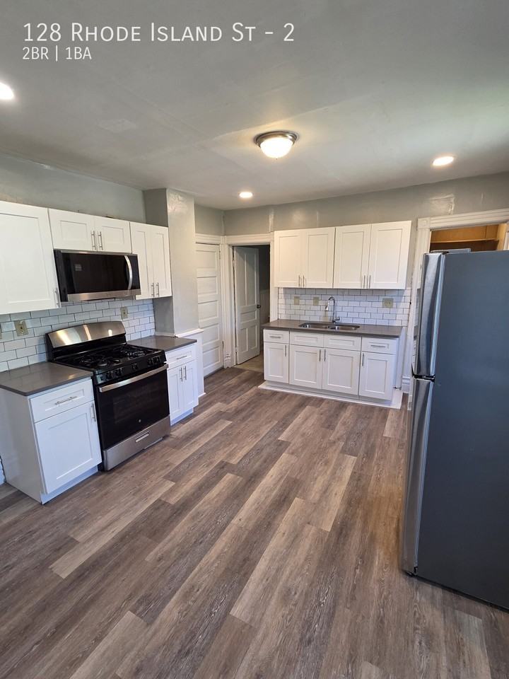 128 Rhode Island St #2 - Photo 3 of 6
