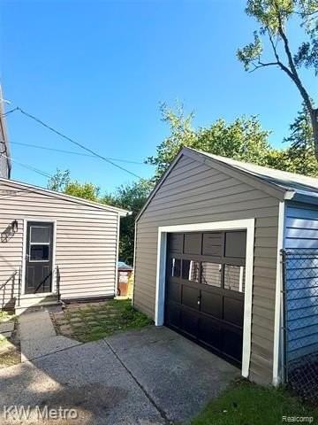 1305 Collegewood St - Photo 5 of 31