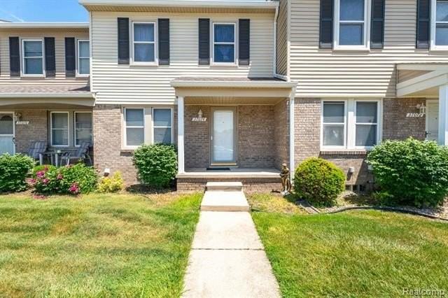 37074 Brynford Dr - Photo 3 of 43