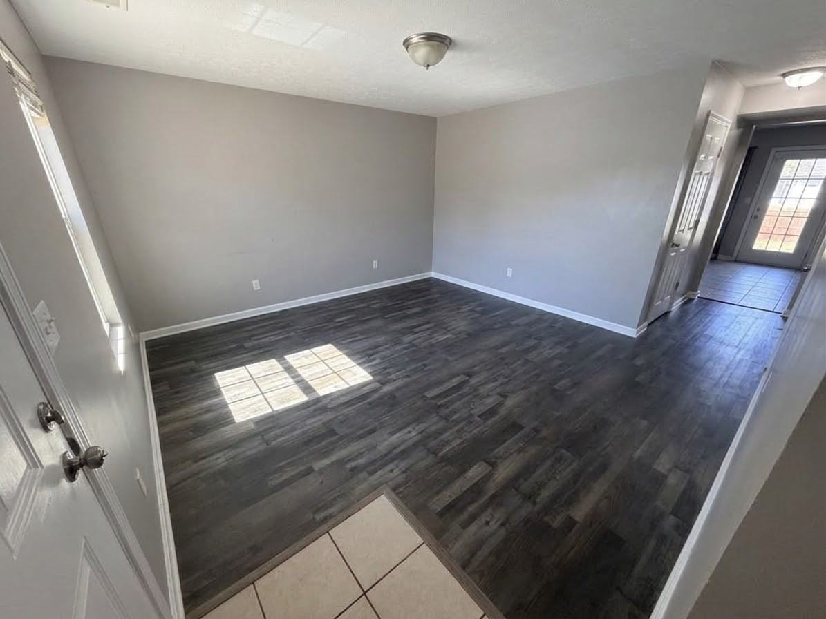 445 W Vine St #1 - Photo 3 of 11