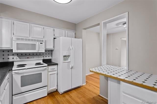 1775 Brentwood Dr - Photo 5 of 36