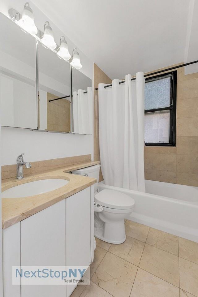 250 E 40th St Apt 14a #14A - Photo 5 of 7