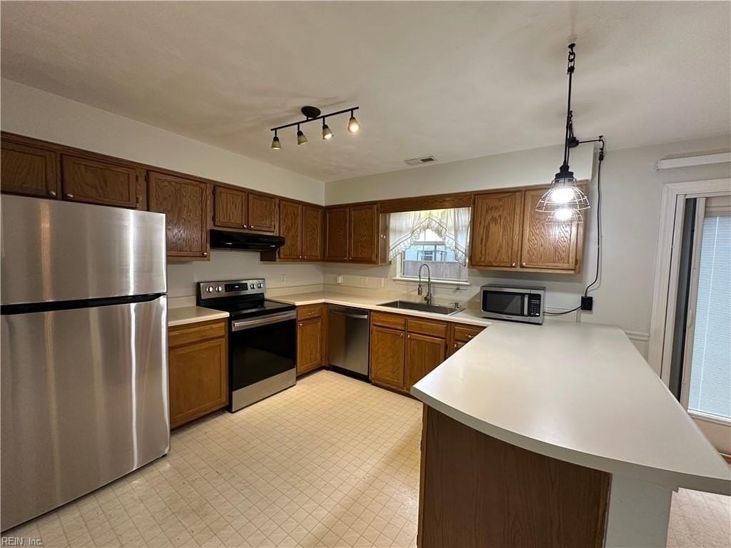 912 Bellgate Ct - Photo 7 of 25