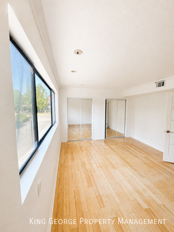 7307 Haskell Ave #4 - Photo 7 of 12