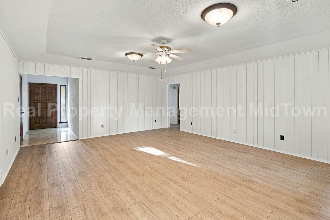 1914 Roosevelt Dr - Photo 6 of 36