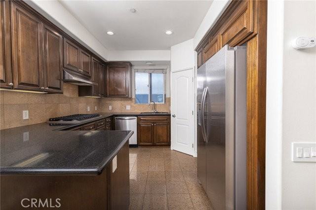 623 S Aviation Blvd #D - Photo 3 of 8