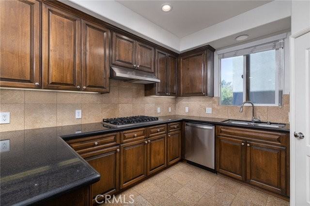 623 S Aviation Blvd #D - Photo 4 of 8