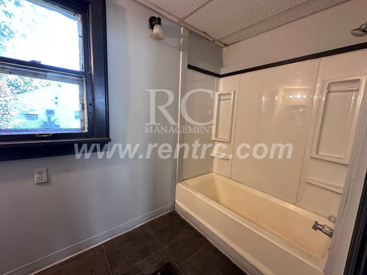 709 Sherman St - Photo 4 of 17