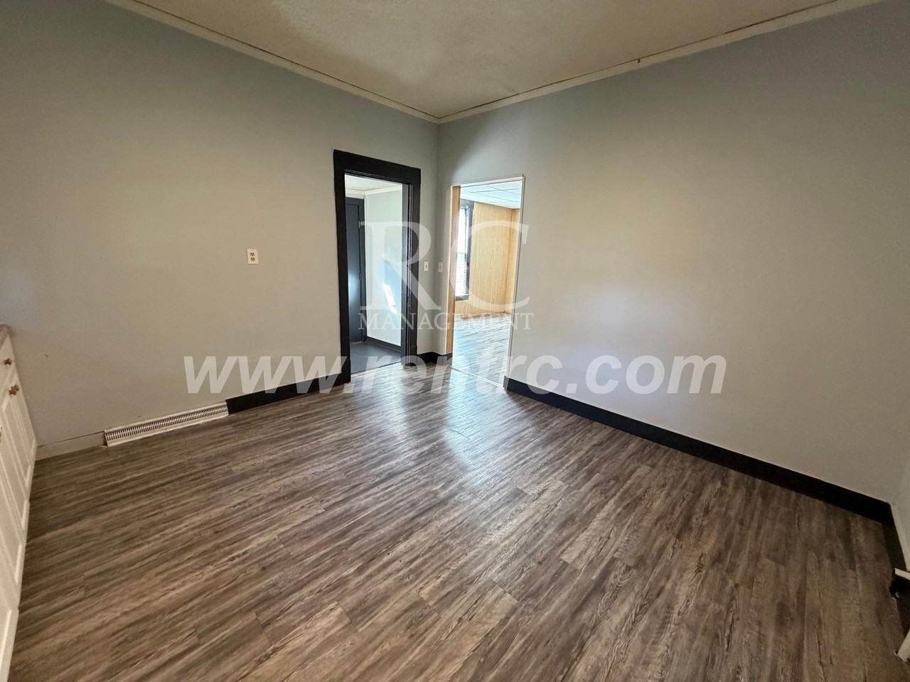 9 N Oregon Ave - Photo 3 of 12
