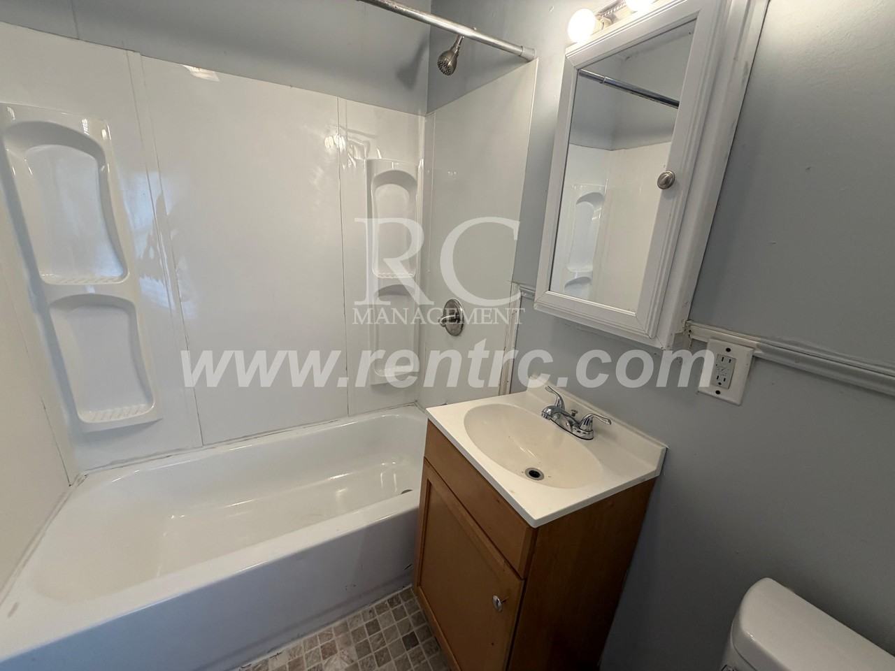9 N Oregon Ave - Photo 4 of 12
