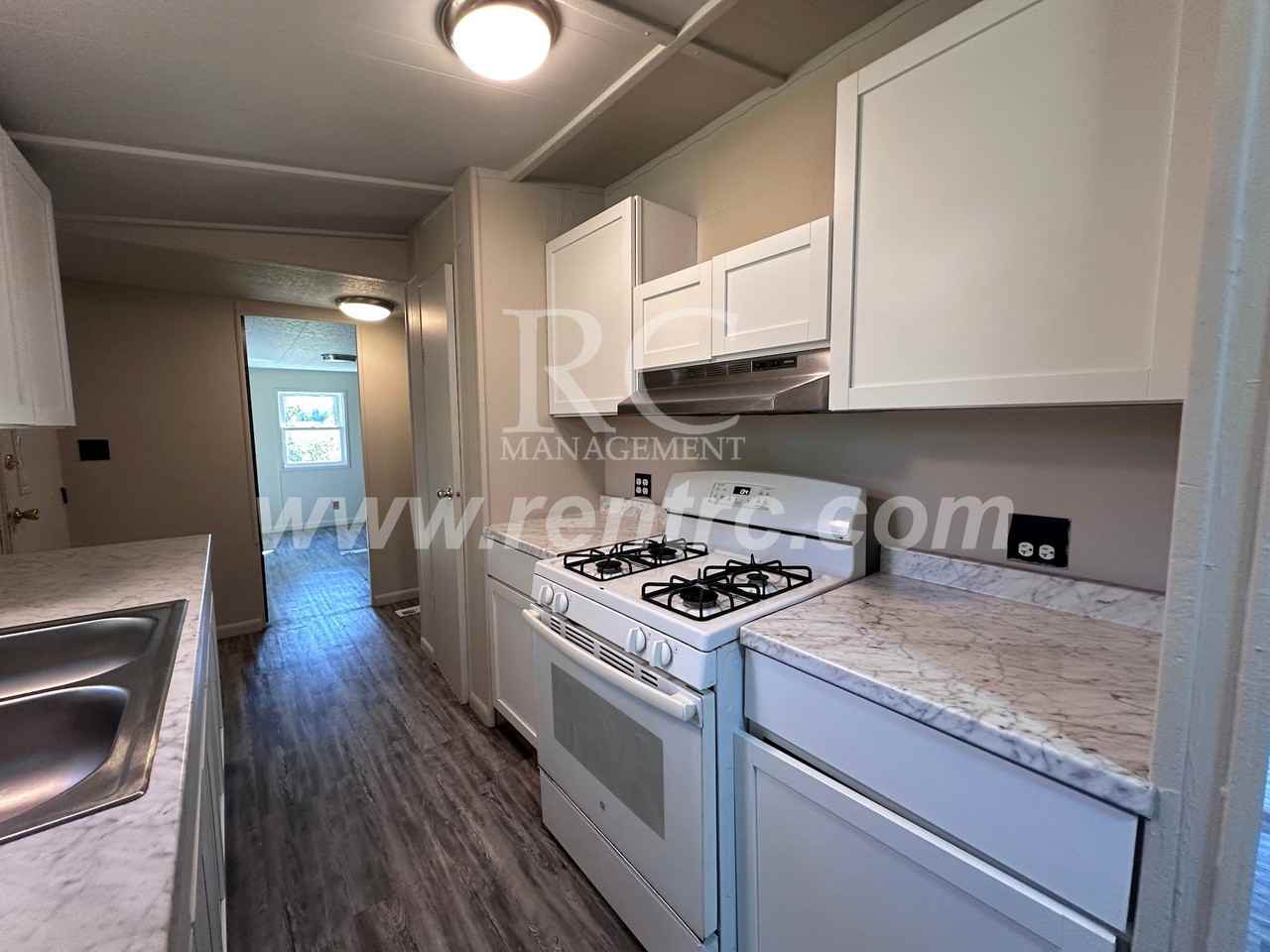 1319 2nd Ave - Photo 3 of 17
