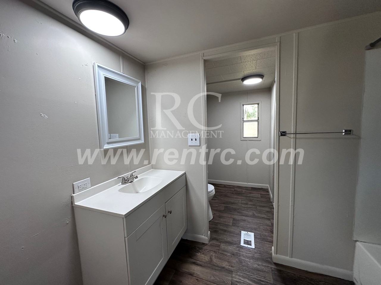 1319 2nd Ave - Photo 4 of 17