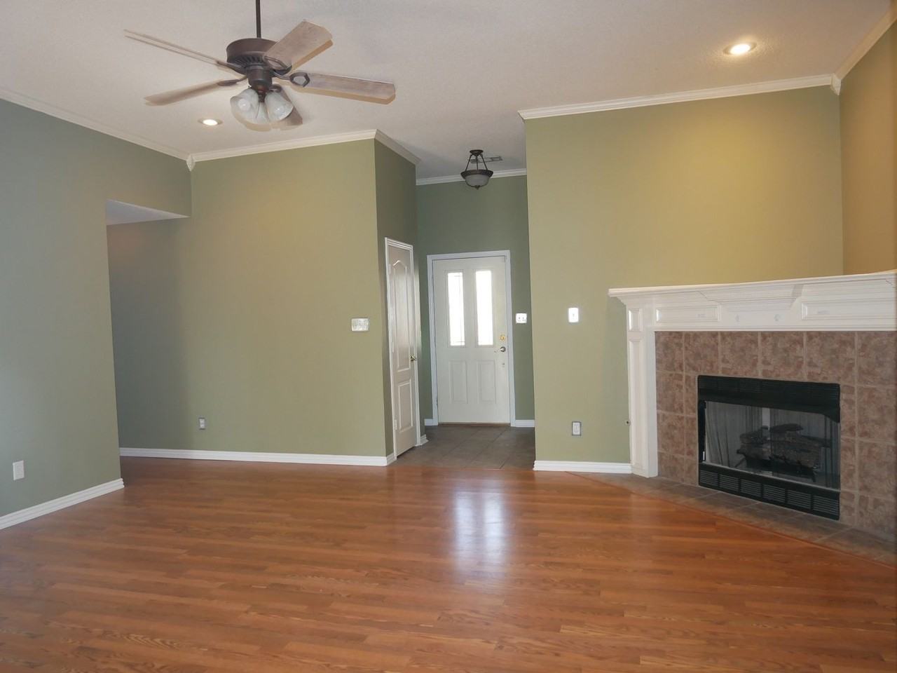 9700 E Pointe Dr - Photo 4 of 14