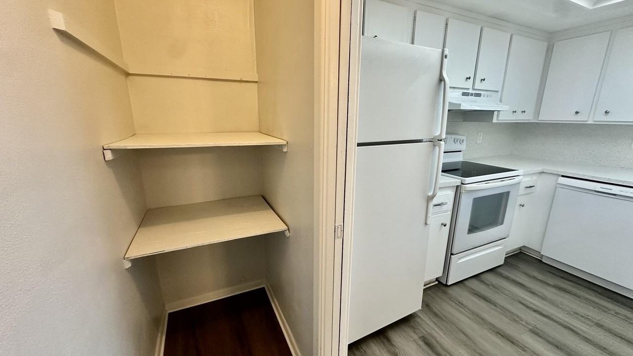1900 Ne 29th St #2D - Photo 4 of 19