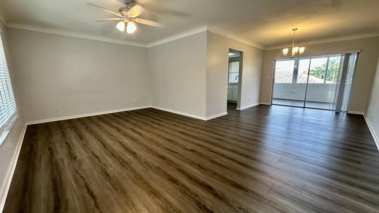 1900 Ne 29th St #2D - Photo 5 of 19