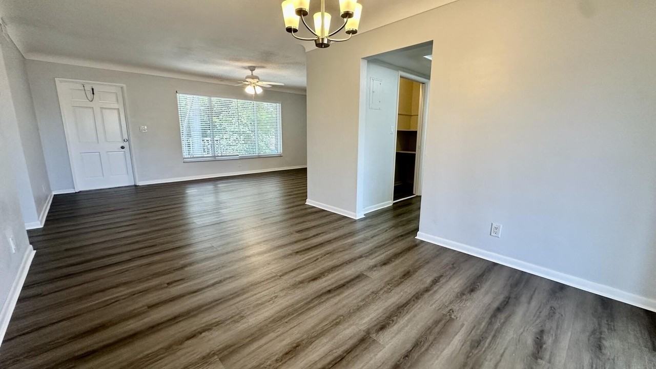 1900 Ne 29th St #2D - Photo 7 of 19