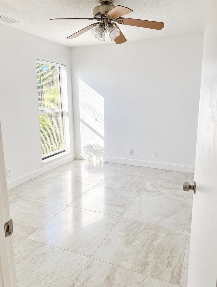 2004 Waterview Cir - Photo 7 of 12