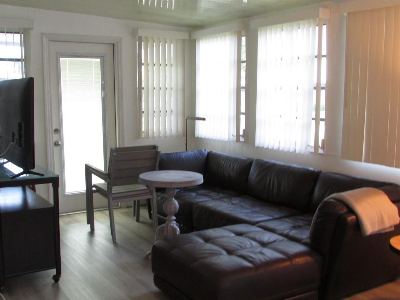 5249 Nw 4th Ter - Photo 4 of 38