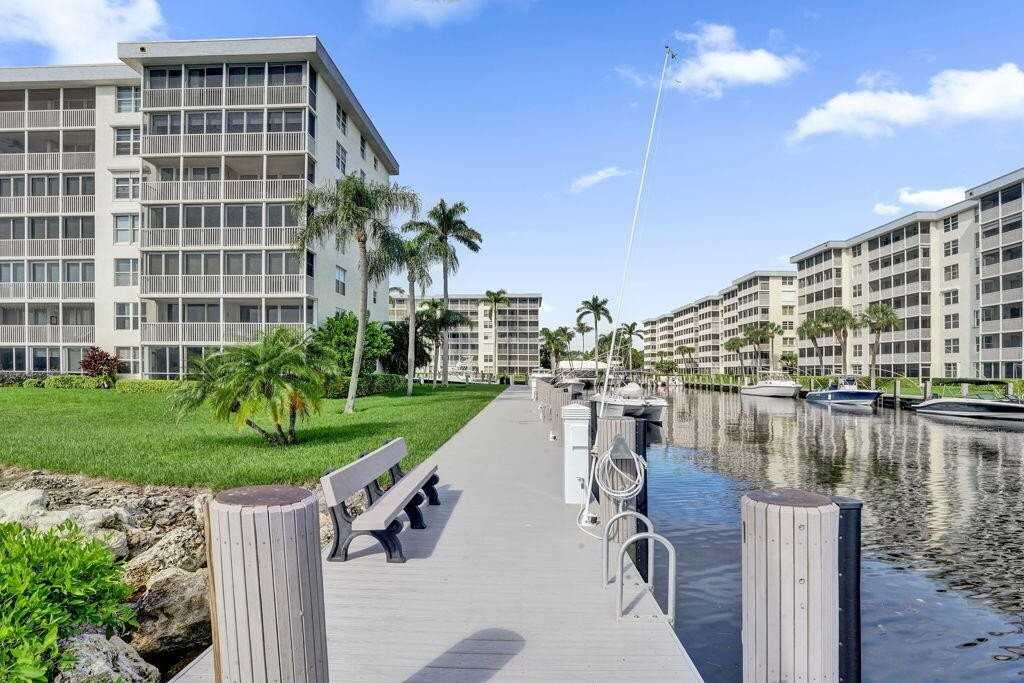 1 Harbourside Dr #2110 - Photo 4 of 34