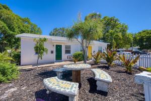 featured image of 219 N E St #2
