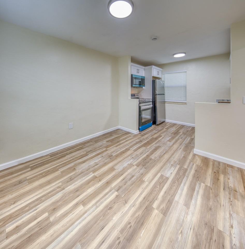 219 N E St #2 - Photo 4 of 9
