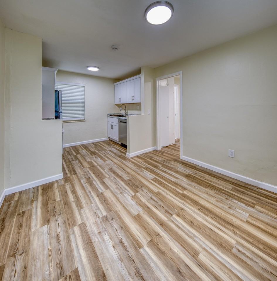 219 N E St #2 - Photo 5 of 9
