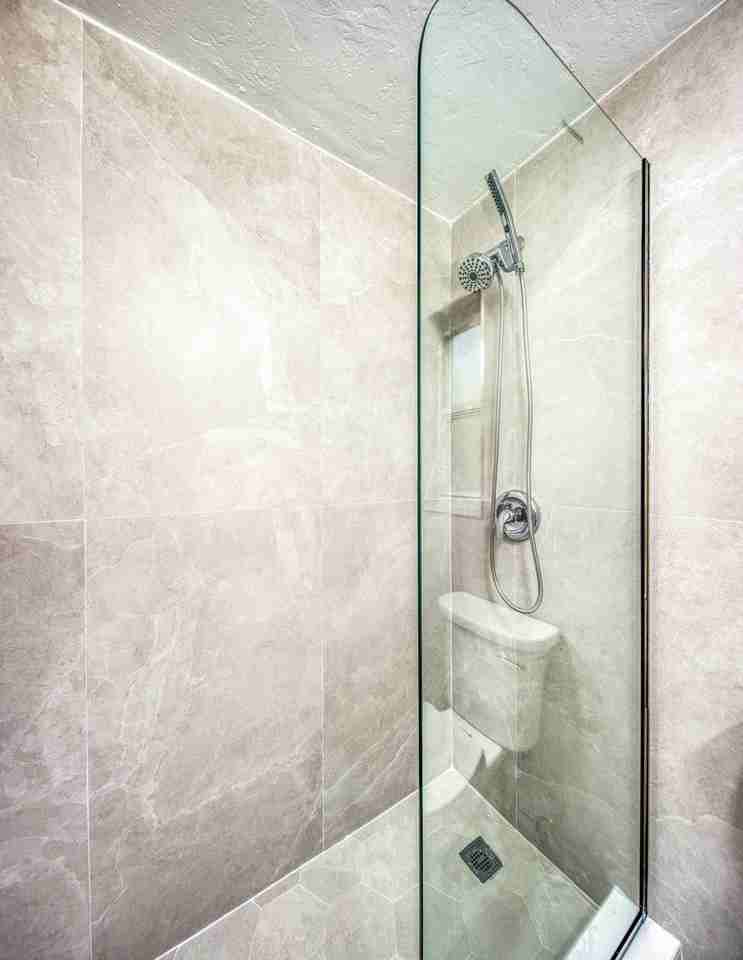 219 N E St #2 - Photo 7 of 9