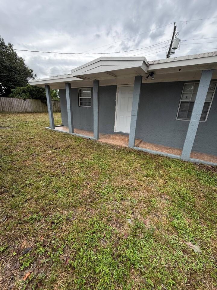 19A Nw 28th Ave - Photo 3 of 8