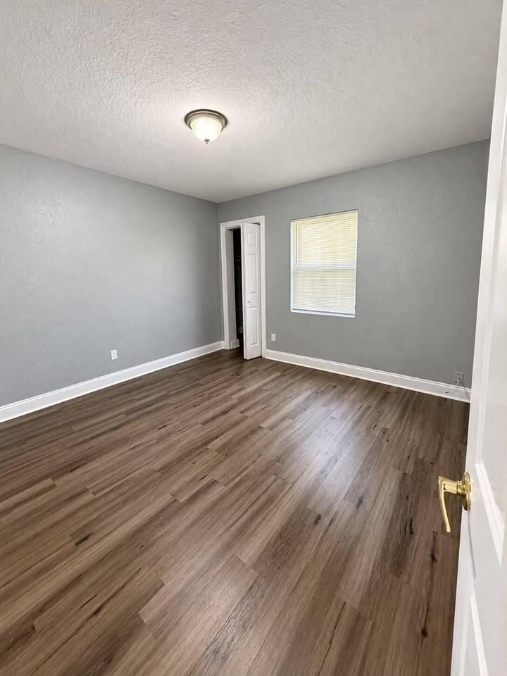 19A Nw 28th Ave - Photo 4 of 8