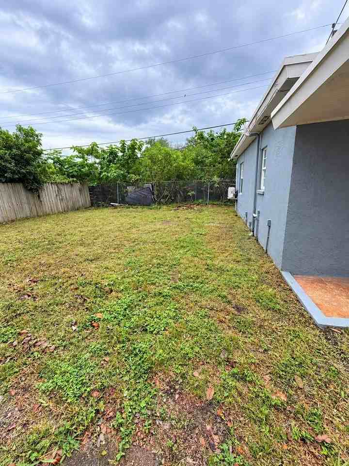 19A Nw 28th Ave - Photo 6 of 8