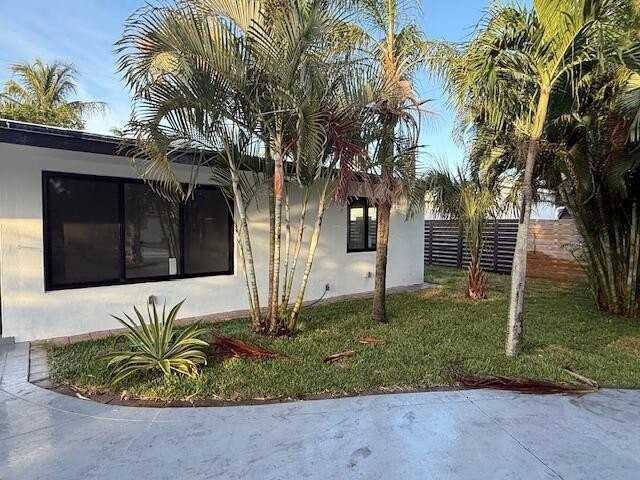 1449 Se 8th St - Photo 2 of 18
