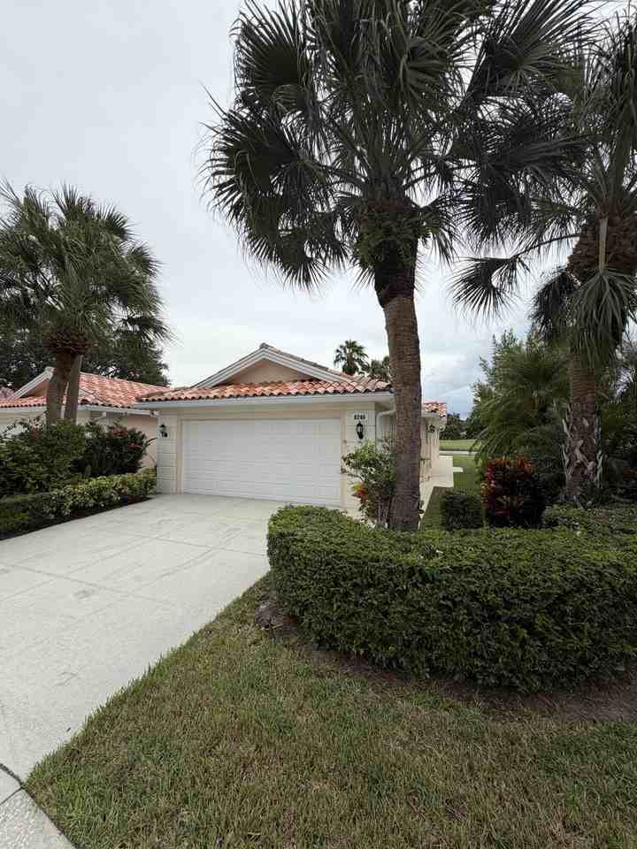 8240 Se Double Tree Dr - Photo 2 of 31