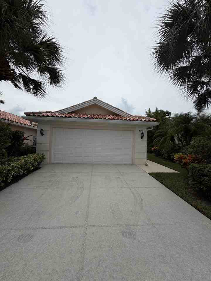 8240 Se Double Tree Dr - Photo 3 of 31