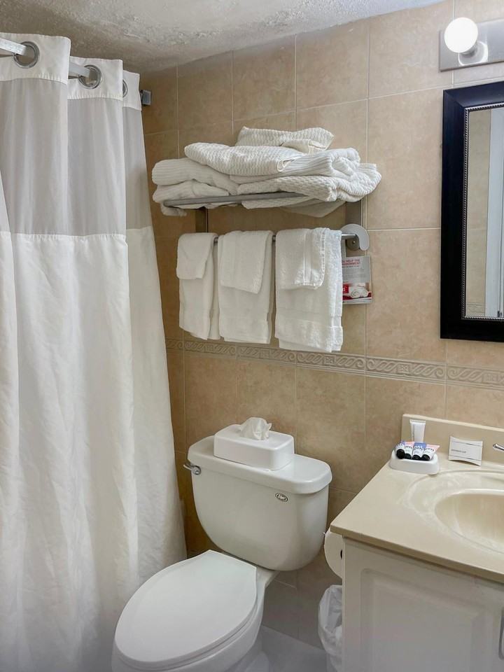 19201 Collins Ave #1034 - Photo 6 of 12
