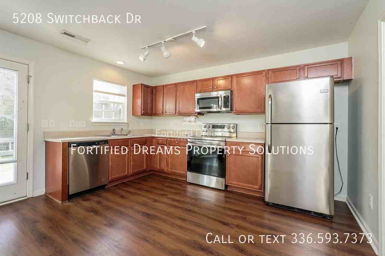 5208 Switchback Dr - Photo 4 of 18