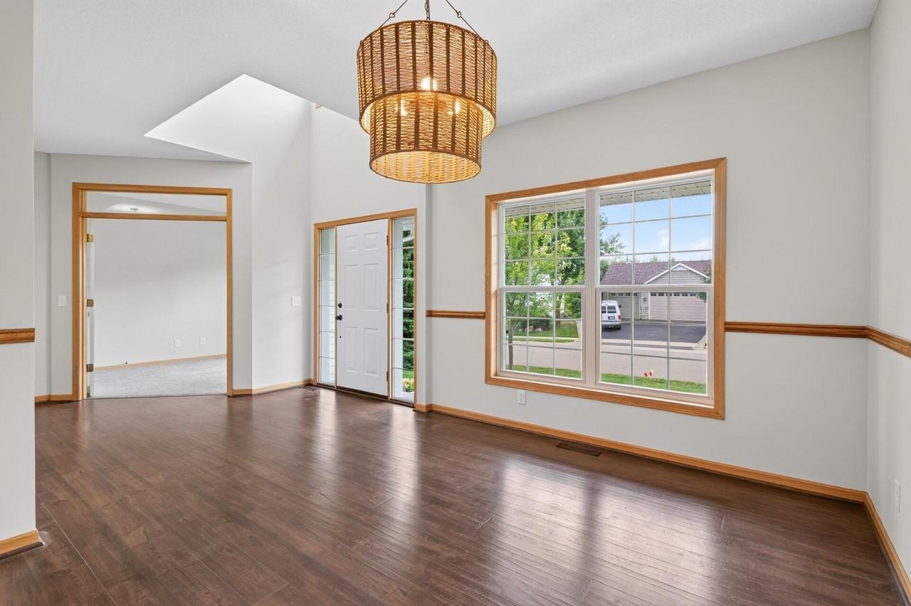 11156 21st St Ne - Photo 6 of 50