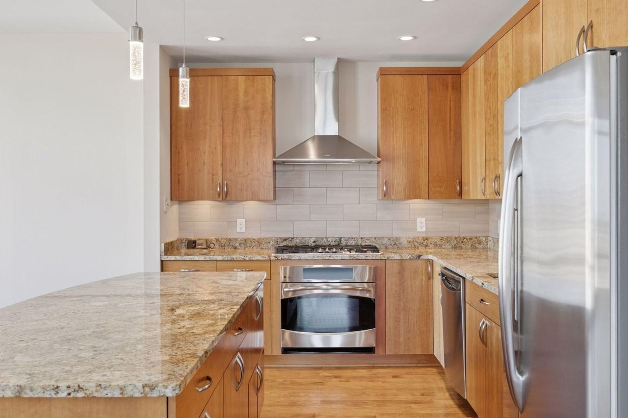 201 S 11th St #1700 - Photo 7 of 50