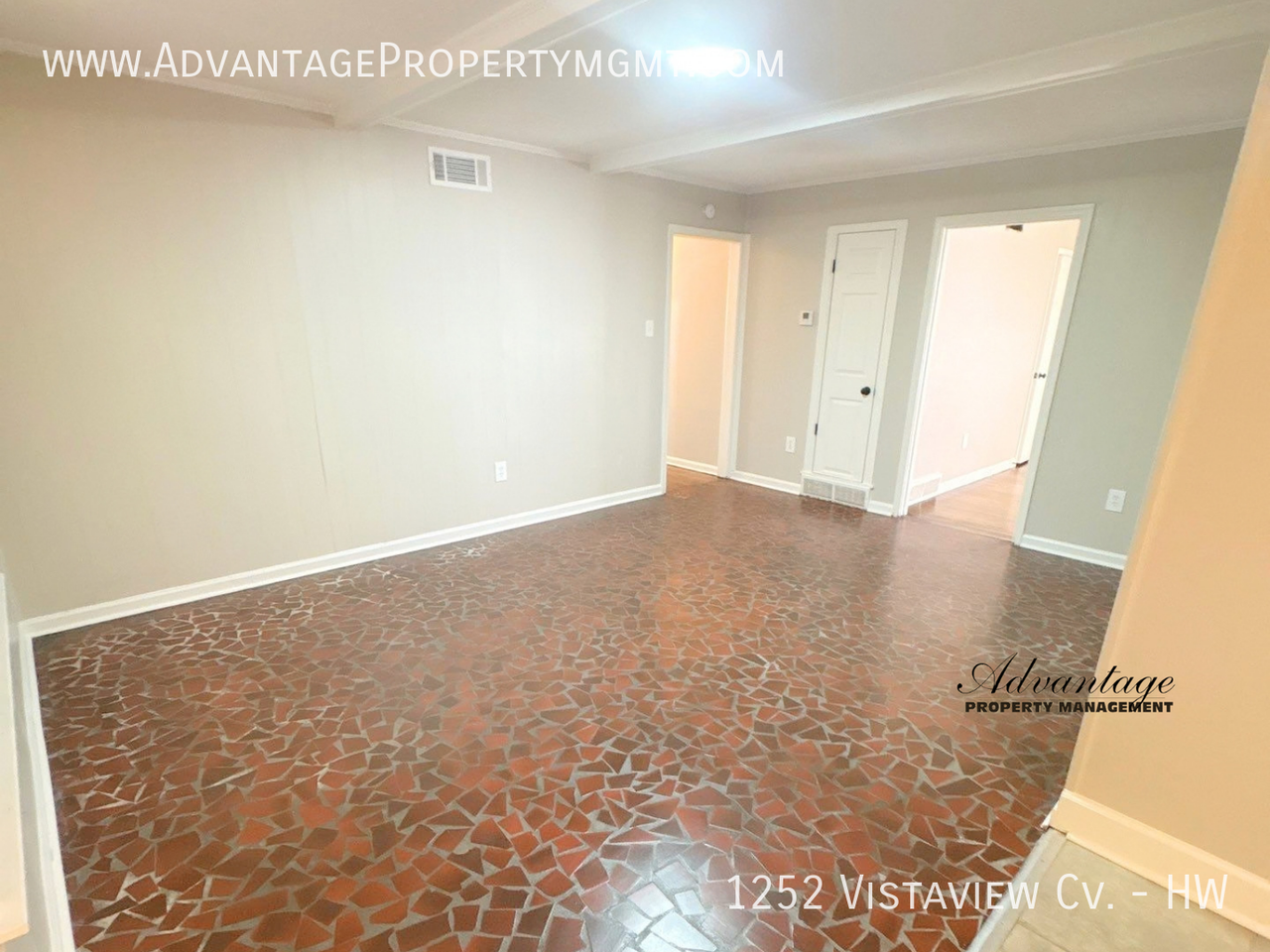 1252 Vistaview Cv #HW - Photo 4 of 22
