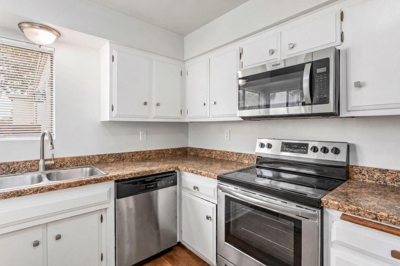 7398 Davenport Rd #B - Photo 6 of 14