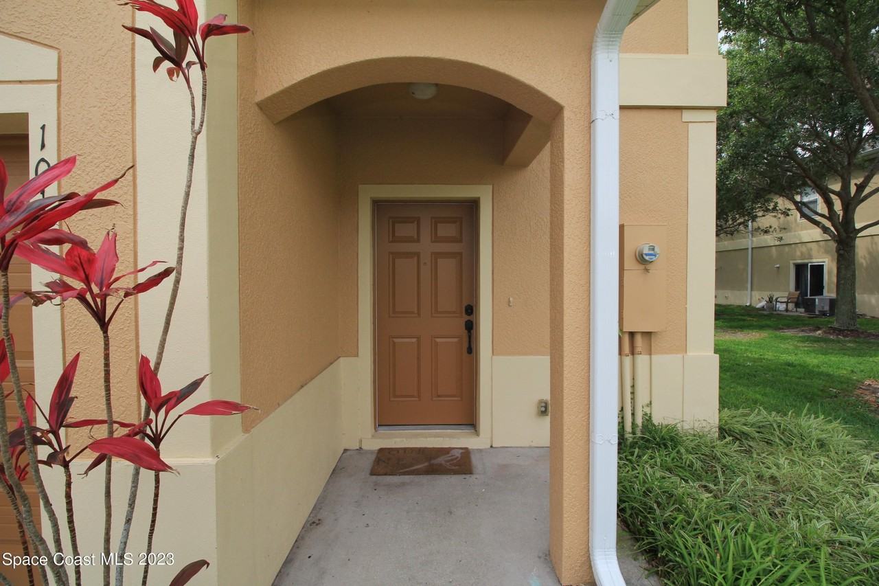2620 Revolution St #101 - Photo 2 of 27