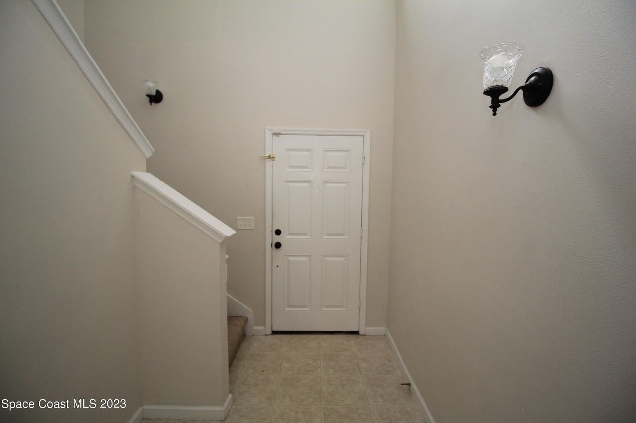 2620 Revolution St #101 - Photo 3 of 27