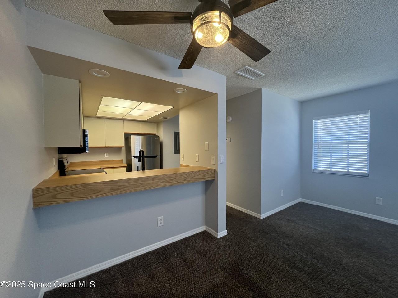 3131 Sir Hamilton Cir #10 - Photo 4 of 14