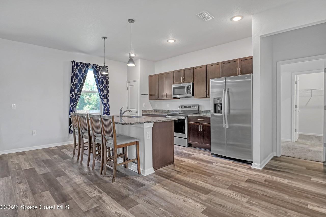 814 Nightengale St Sw - Photo 4 of 44