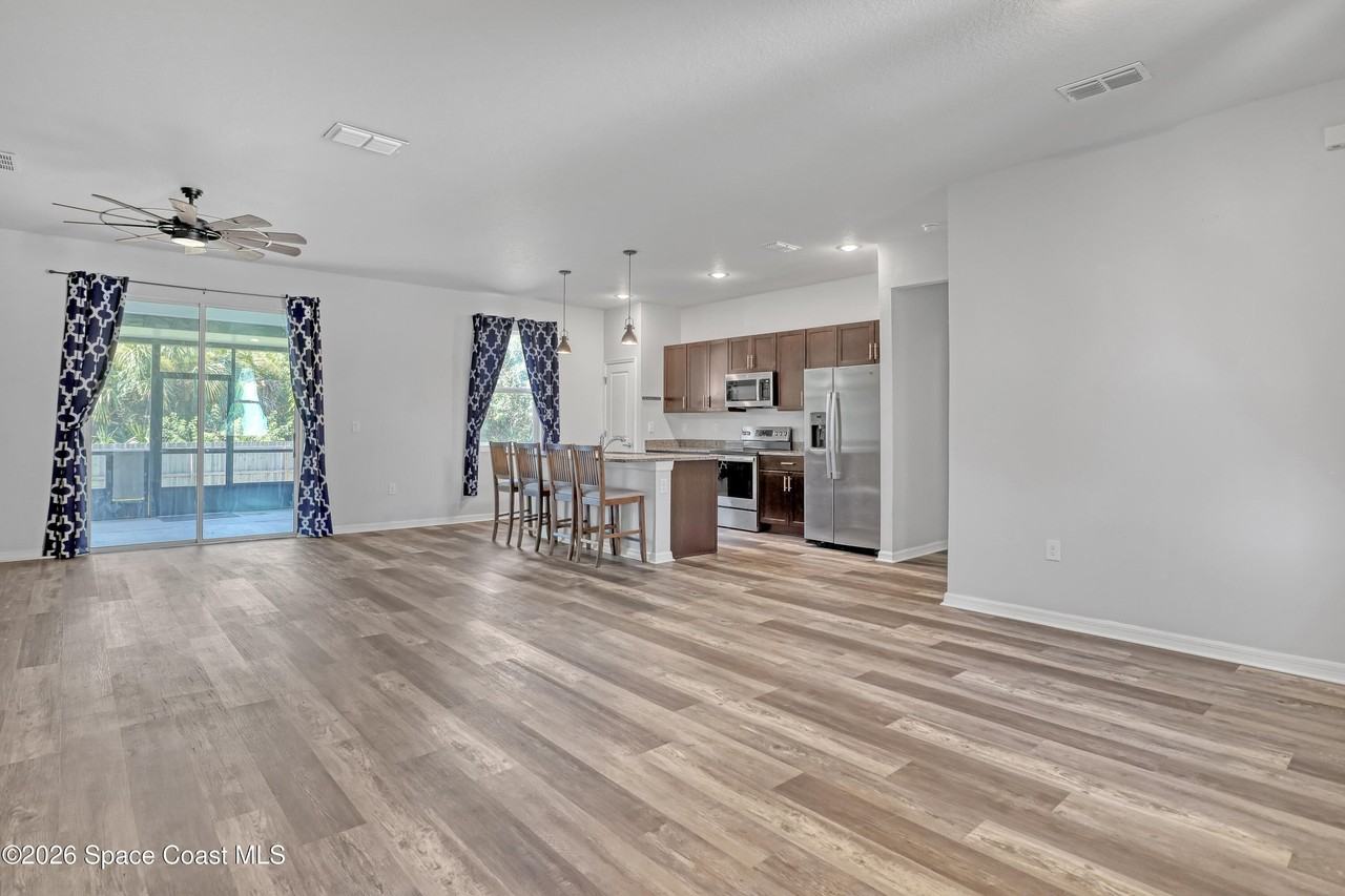 814 Nightengale St Sw - Photo 6 of 44