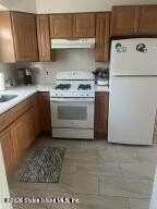 144 Greeley Ave - Photo 7 of 14